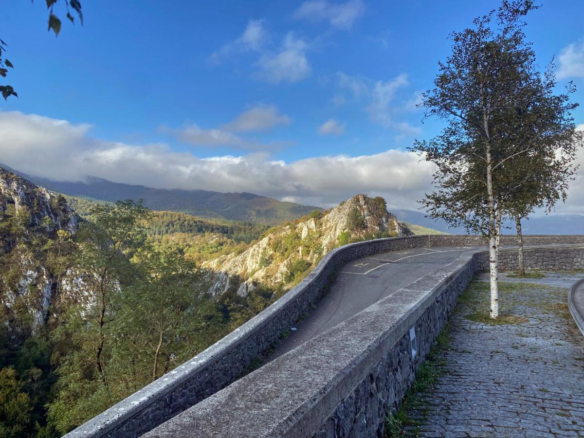 Iraipe Santuario De Arantzazu Hotel Oñate Buitenkant foto