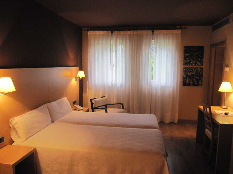 Iraipe Santuario De Arantzazu Hotel Oñate Buitenkant foto